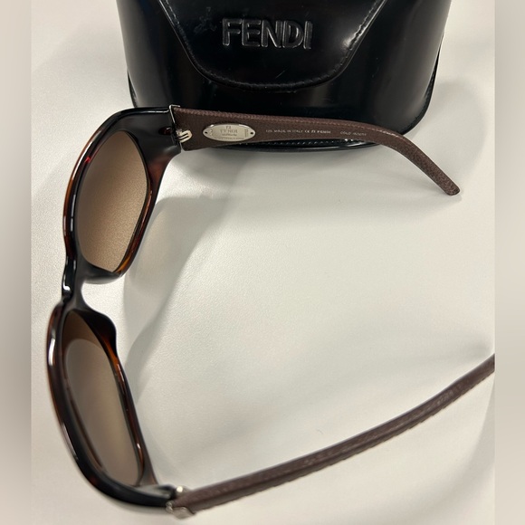 Fendi vintage sunglasses in like new condition. - Picture 6 of 8
